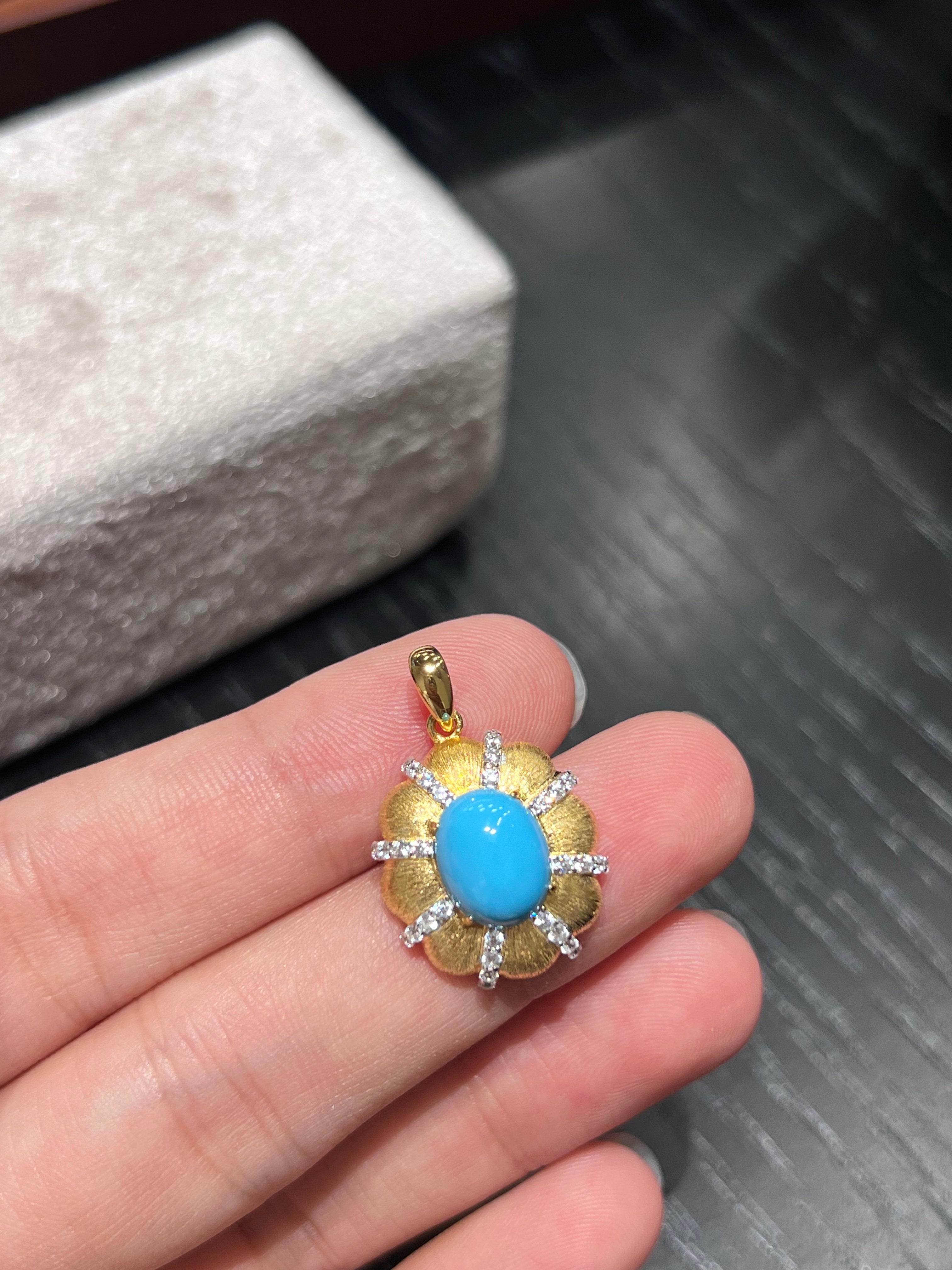 Turquoise Pendant with a Vintage Design and Built-in Soft Light Filter