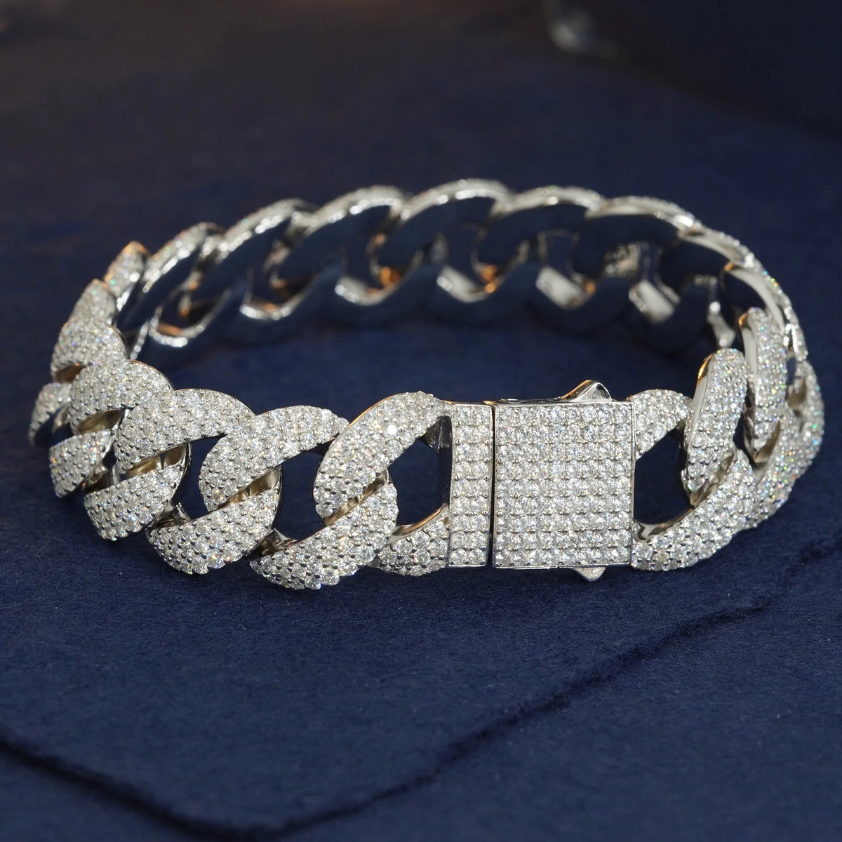 Pavé round Cuban link bracelet in silver, front view